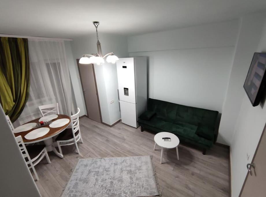 Relax Downtown Suite Констанца Екстериор снимка